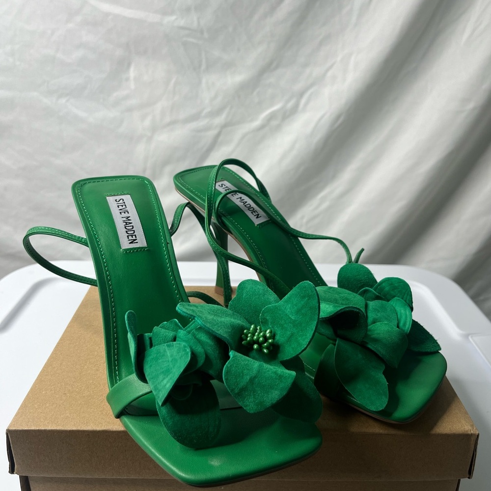 Steve Madden Green Heels Elegant Design